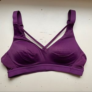 Victoria Sport Lightweight Strappy Sports Bra 32A